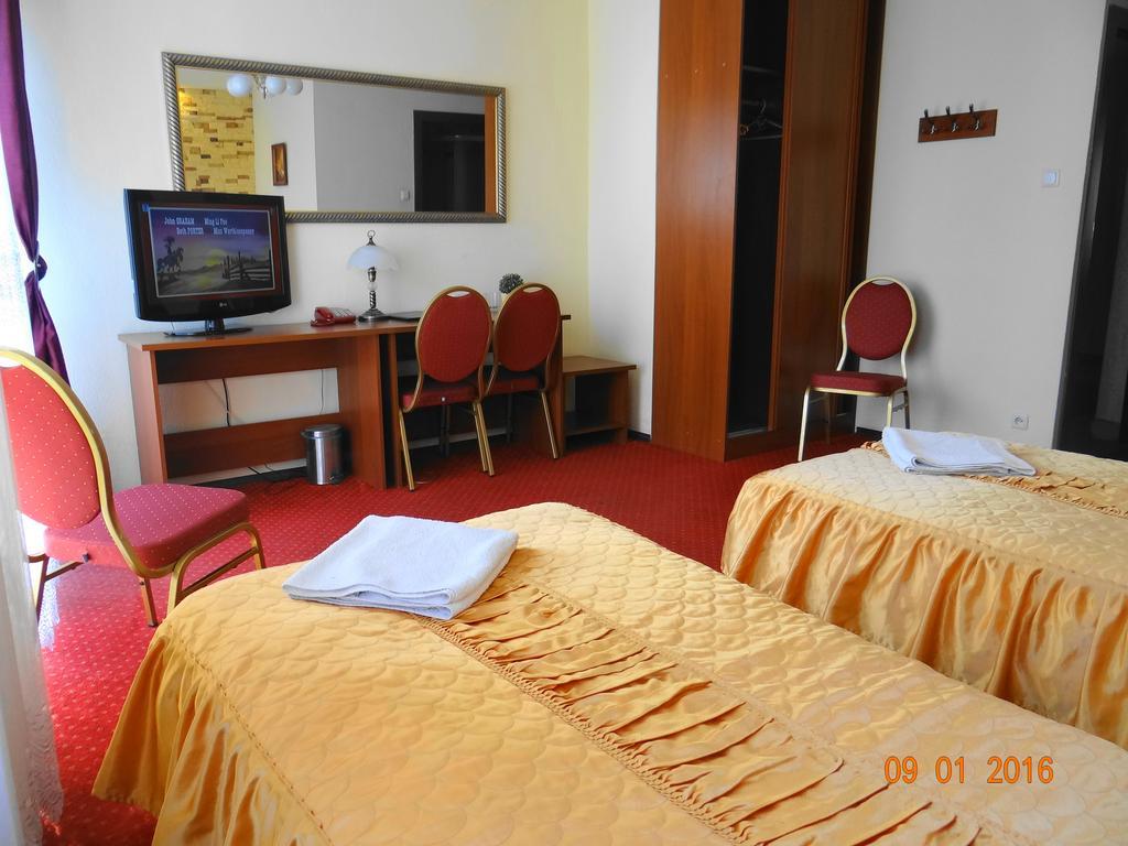Hotel Sekwana Czestochowa Ngoại thất bức ảnh