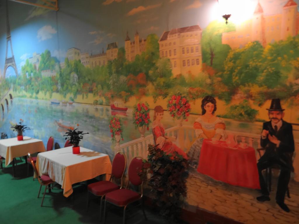 Hotel Sekwana Czestochowa Ngoại thất bức ảnh